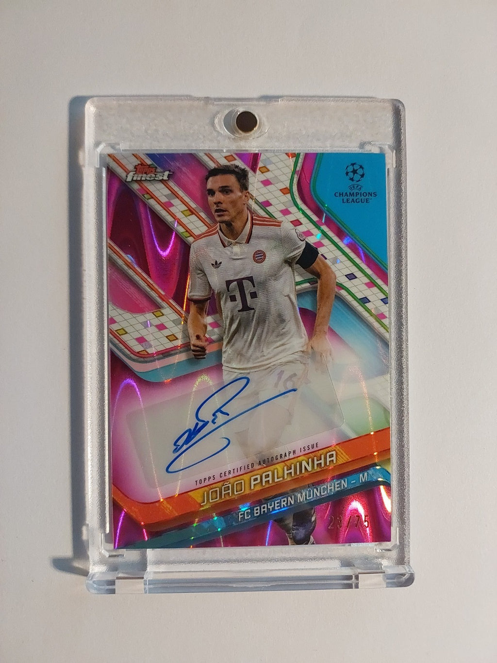 Topps Finest 2024-25 Joao Palhinha Auto Bayern München Parallel 23/75 Refractor – Bild 1