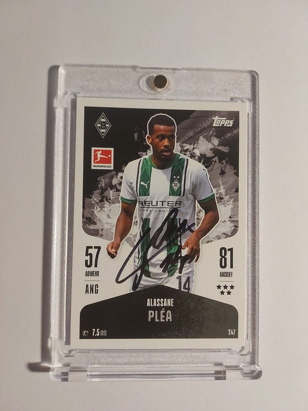 Topps 2024-25 Alassane Plea Mönchengladbach On Card Auto Parallel Ultra Rare – Bild 1