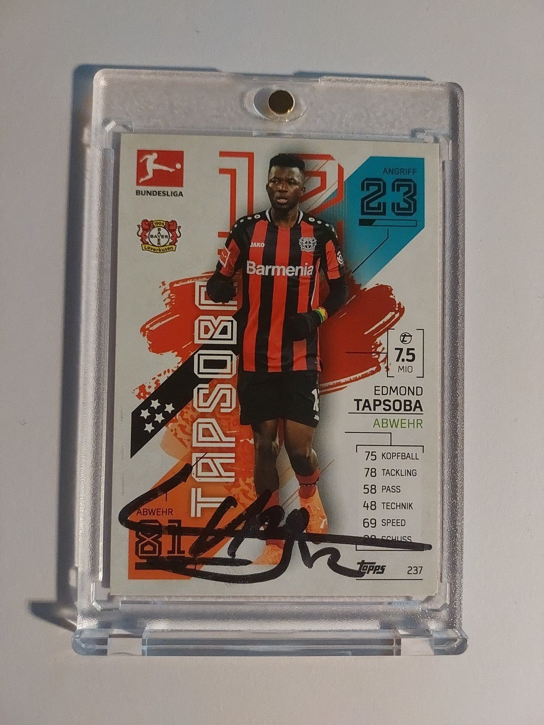 Topps Bundesliga 2021-22 Edmond Tapsoba Bayer Leverkusen (On Card Auto) – Bild 1