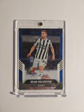 Panini Score 2021-22 Dejan Kulusevski Juventus Turin Parallel 4/49 Refractor Hit – Bild 1