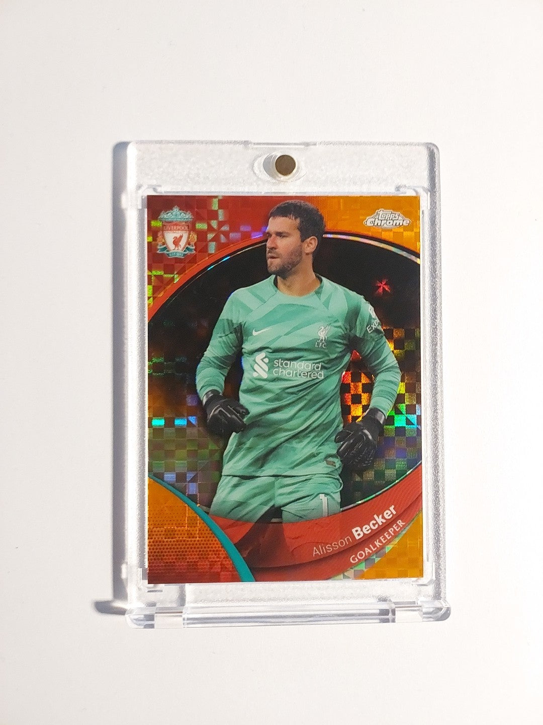 Topps Liverpool Chrome 2023-24 Alisson Becker Parallel 5/25 Refractor Ultra Rare – Bild 1