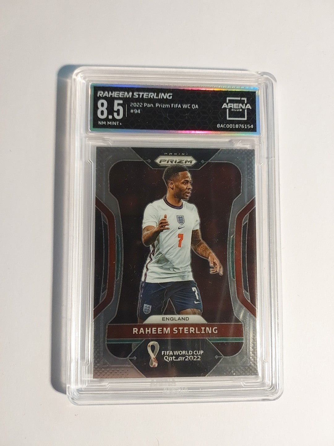 Panini PRIZM WM 2022 Raheem Sterling England Arena Club Grading 8,5 Parallel Hit – Bild 1
