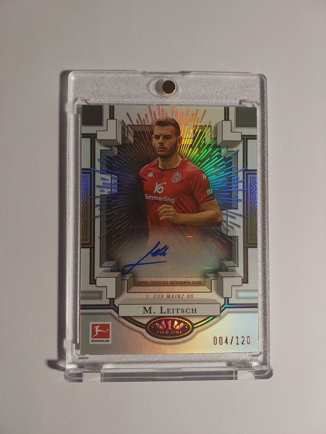 Topps Tier One 2022-23 Maxim Leitsch FSV Mainz 05 Numbered 4/120 Parallel – Bild 1