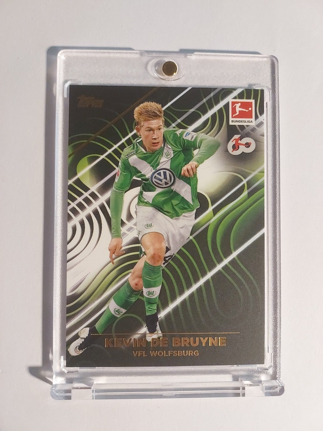 Topps 60 Jahre Bundesliga 2023-24 Kevin De Bruyne VFL Wolfsburg Parallel – Bild 1