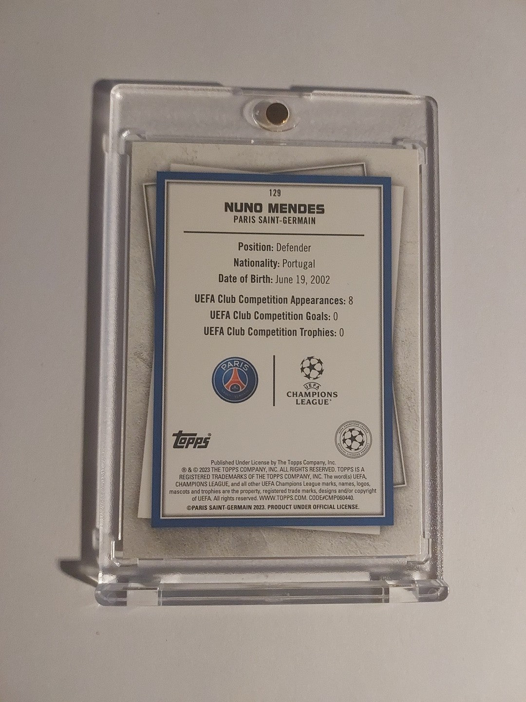 Topps UCC 2022-23 Nuno Mendes Paris Saint-Germain Limited Edition Parallel – Bild 2
