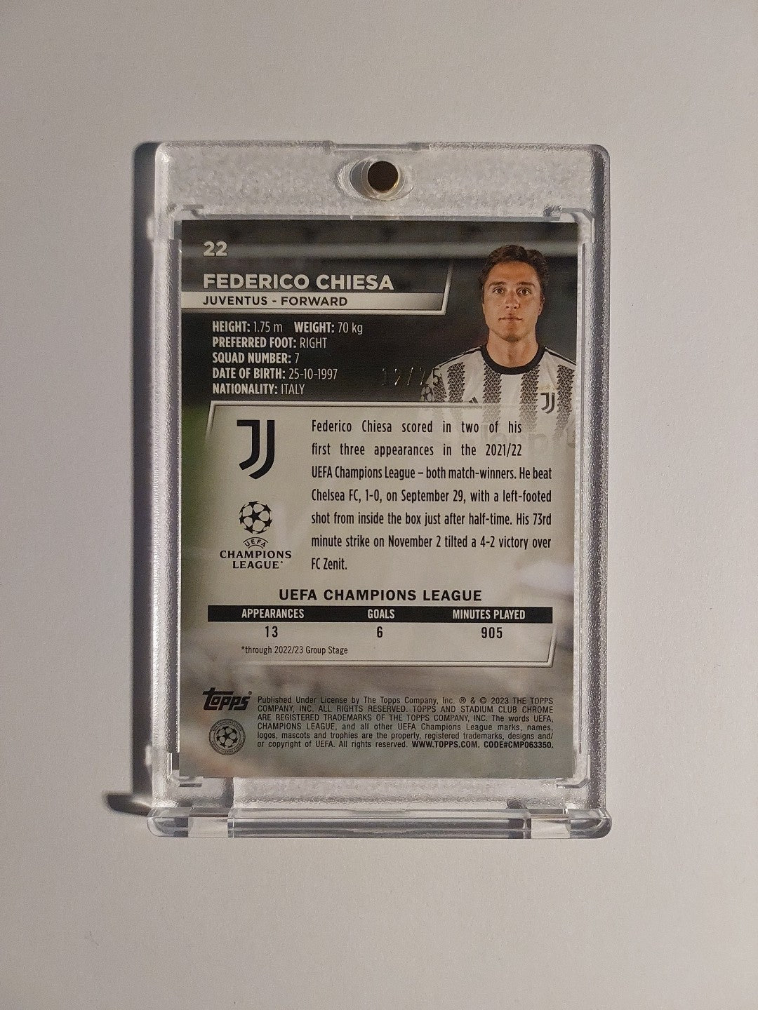 Topps UCC Chrome 2022-23 Federico Chiesa Juventus Turin Parallel 12/75 Refractor – Bild 2