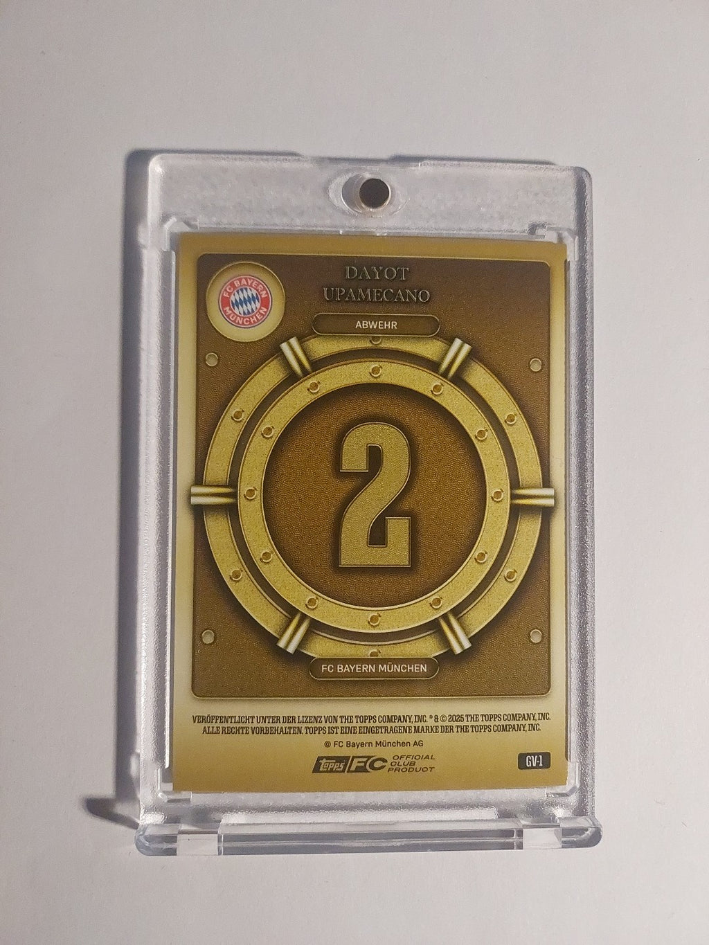 Topps Bayern München Tin Collector 2025-26 Dayot Upamecano Parallel Gold Vault – Bild 2