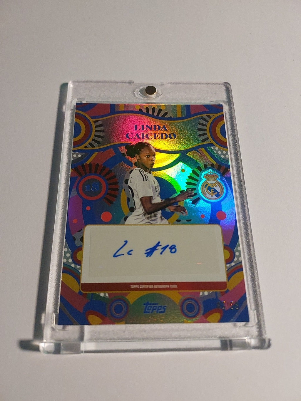 Topps Real Madrid Team Set 2024-25 Linda Caicedo Auto Parallel 82/99 Refractor – Bild 2