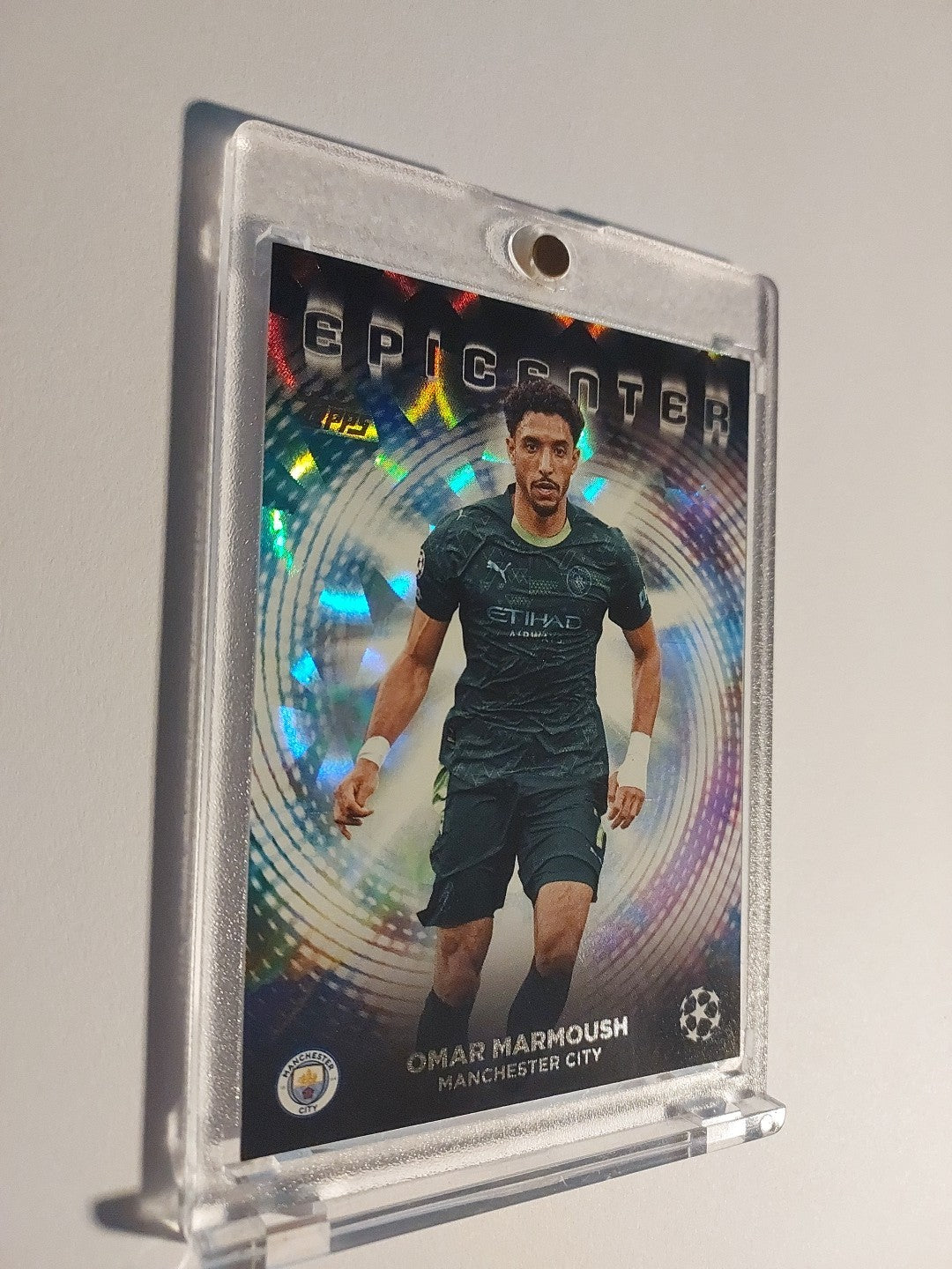 Topps UCC Flagship 2025-26 Omar Marmoush Manchester City Case Hit Epicenter Rare – Bild 2