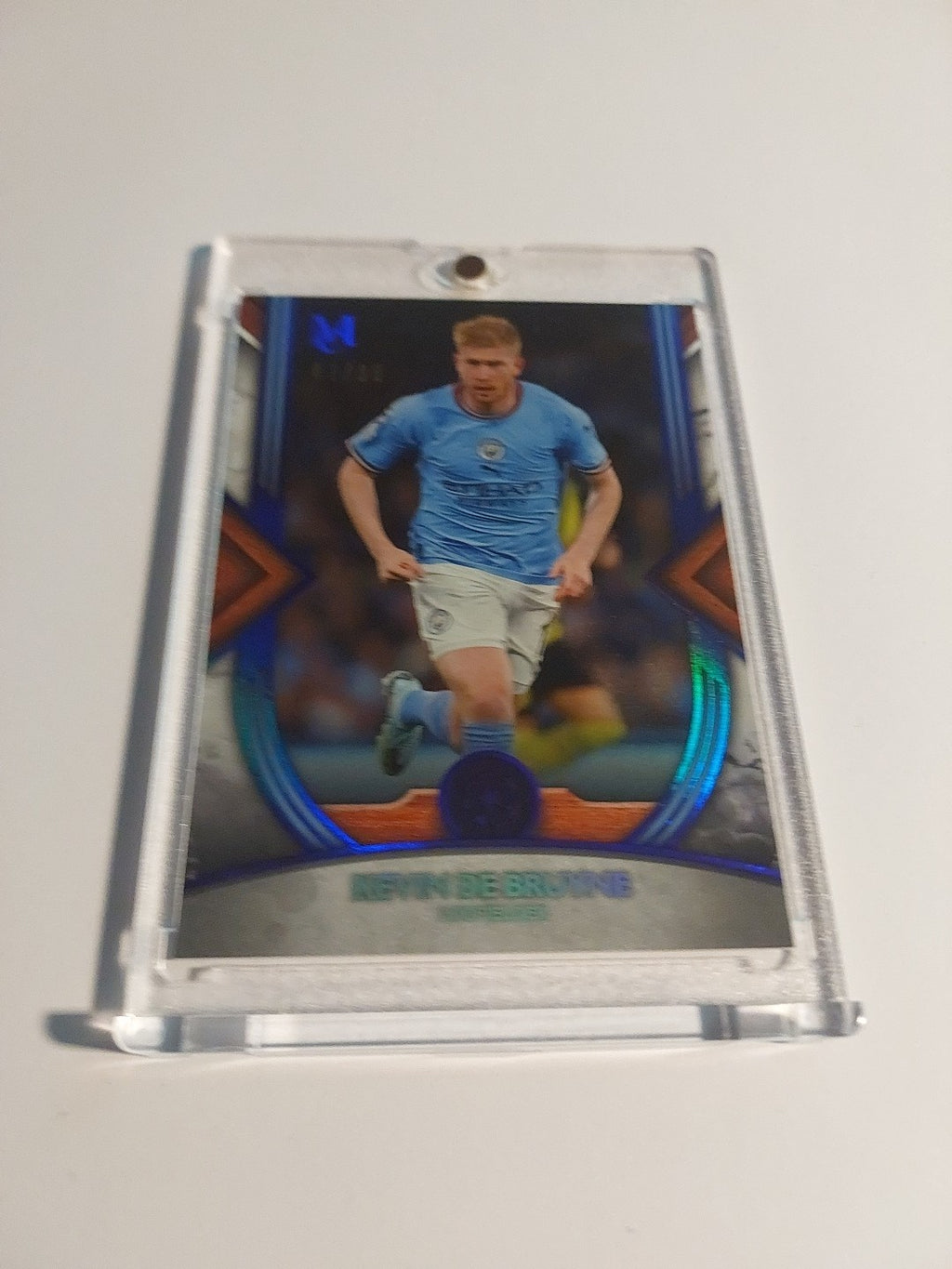 Topps UCC Museum 2022-23 Kevin De Bruyne Manchester City Parallel 47/99 Rare Hit – Bild 2