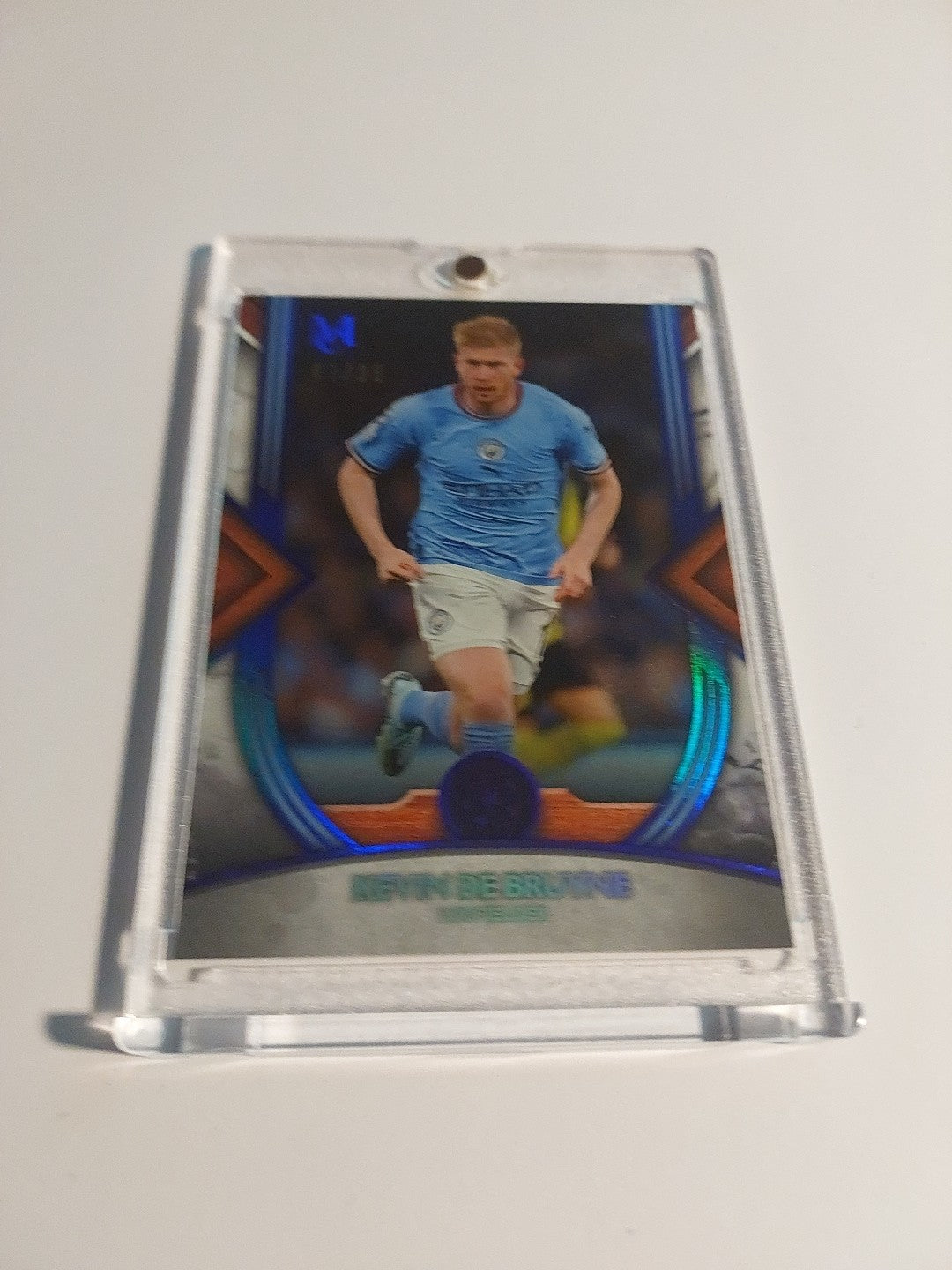 Topps UCC Museum 2022-23 Kevin De Bruyne Manchester City Parallel 47/99 Rare Hit – Bild 2