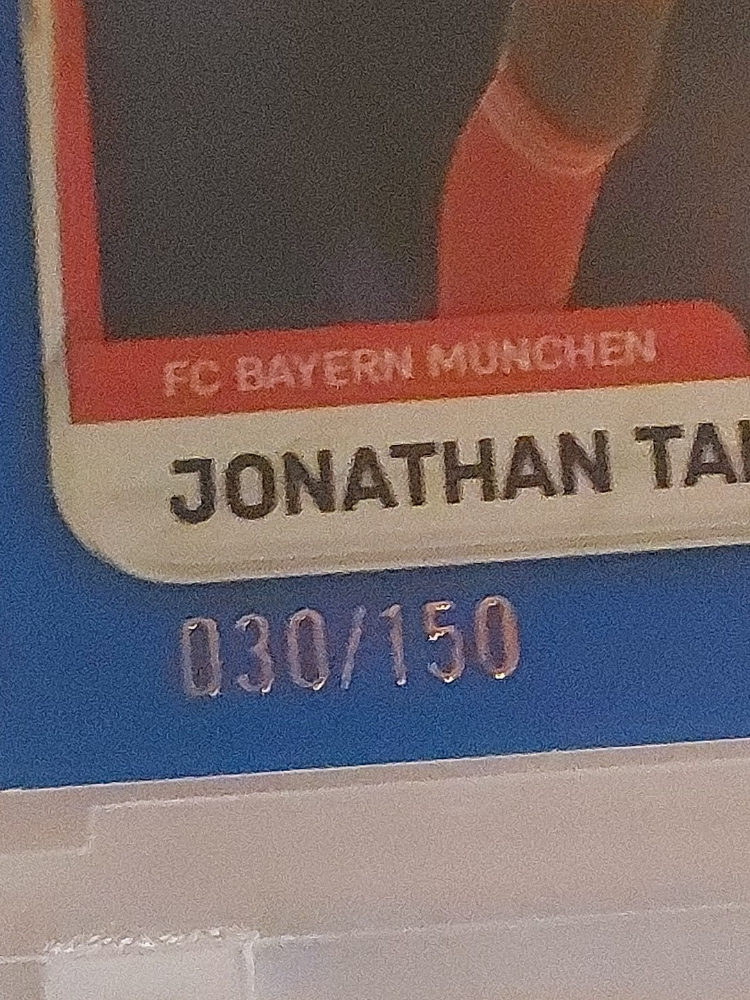 Topps Bayern Tin Collector 2025-26 Jonathan Tah Parallel 30/150 Ultra Rare Hit – Bild 2