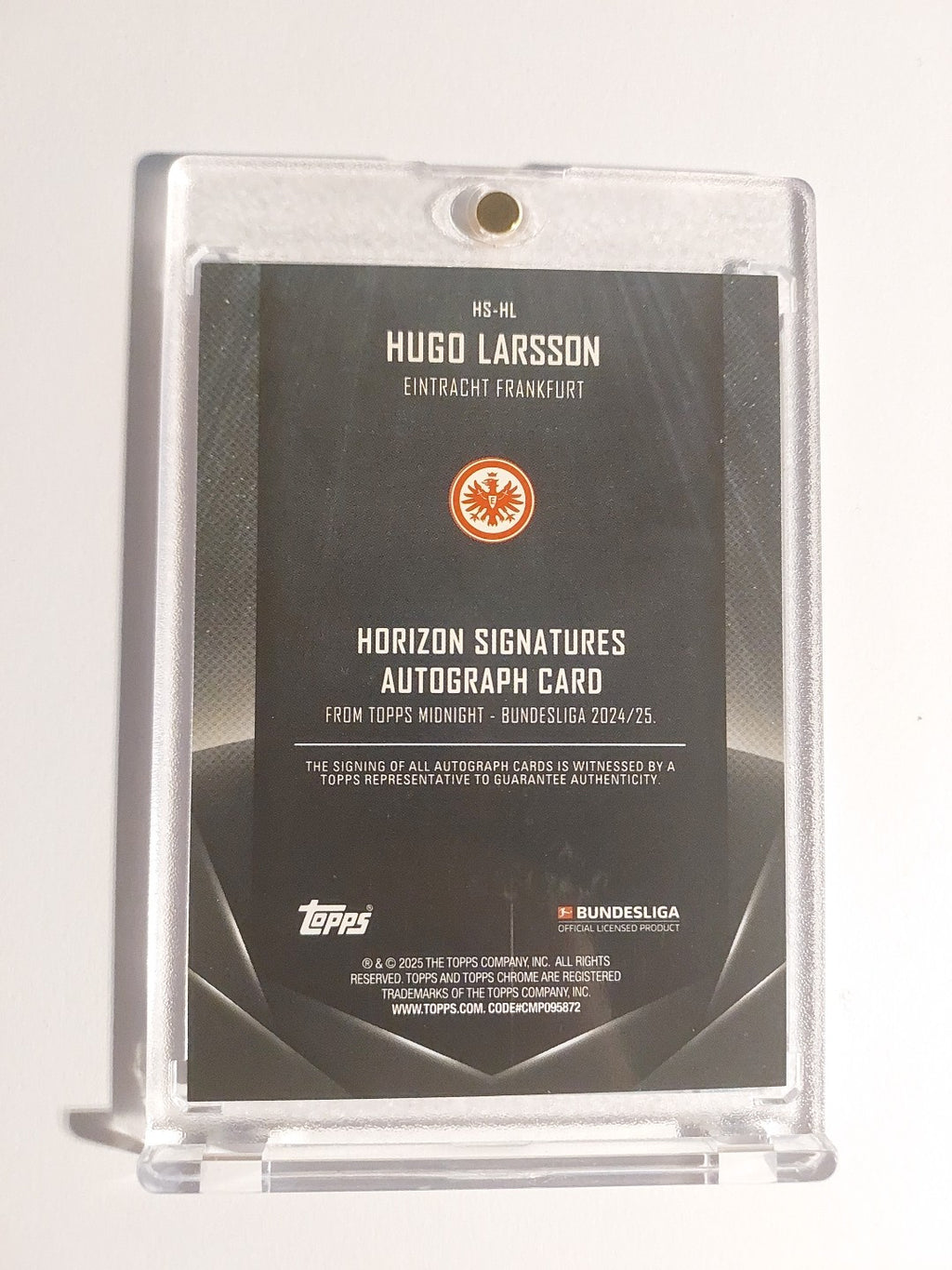 Topps Midnight Bundesliga 2024-25 Hugo Larsson Eintracht Frankfurt Auto Parallel – Bild 2