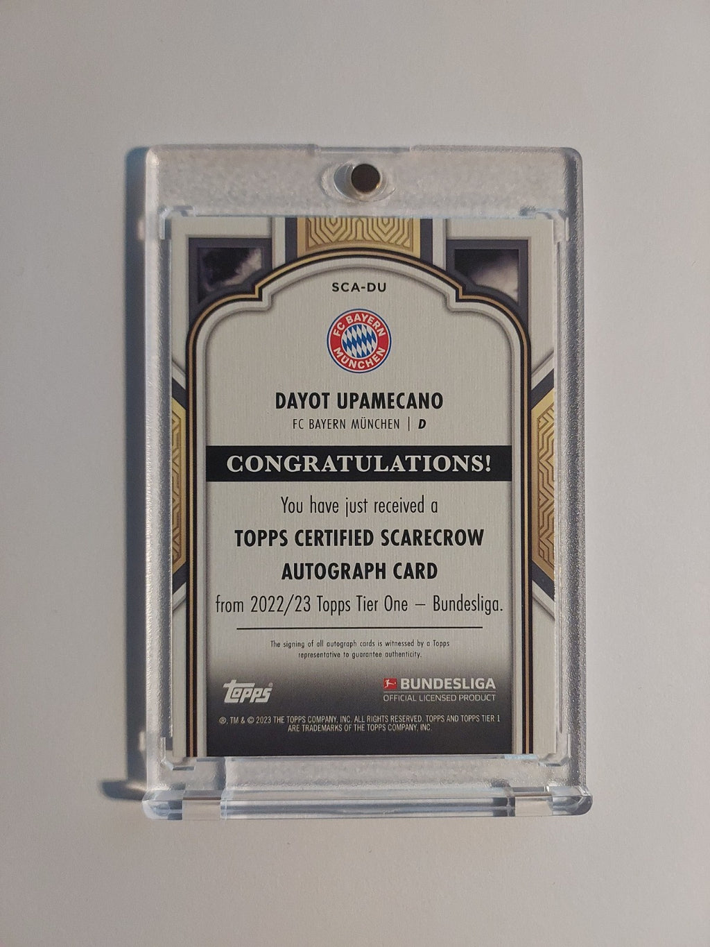 Topps Tier One 2022-23 Dayot Upamecano Auto Bayern München Purple Parallel 5/50 – Bild 2