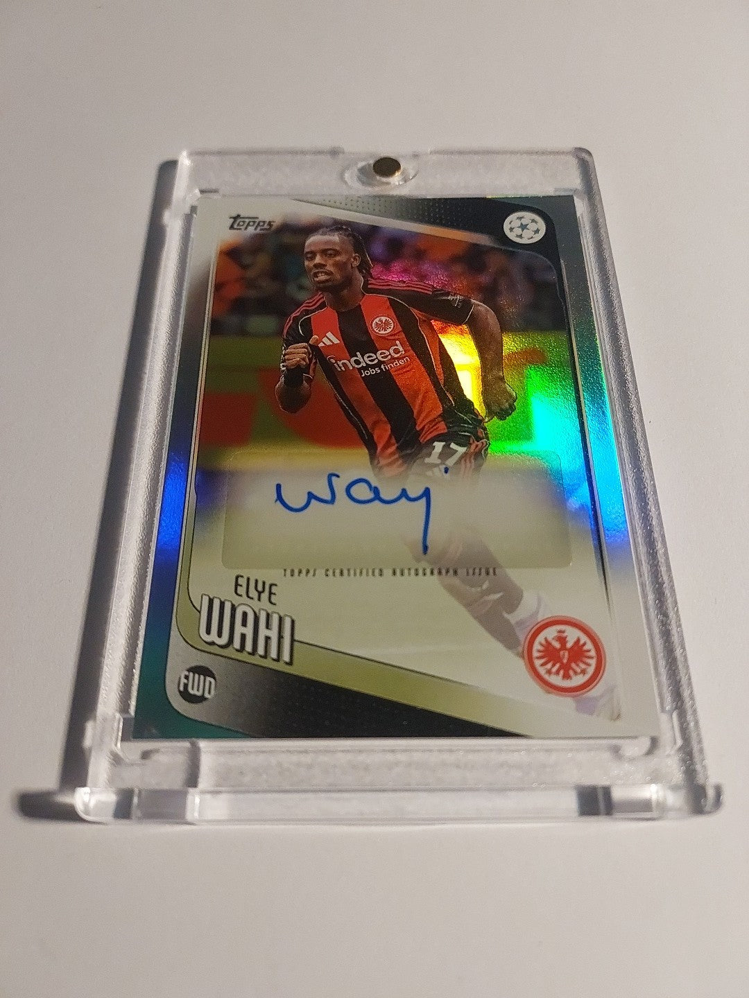 Topps UCC Flagship 2025-26 Elye Wahi Auto Eintracht Frankfurt Parallel Refractor – Bild 2
