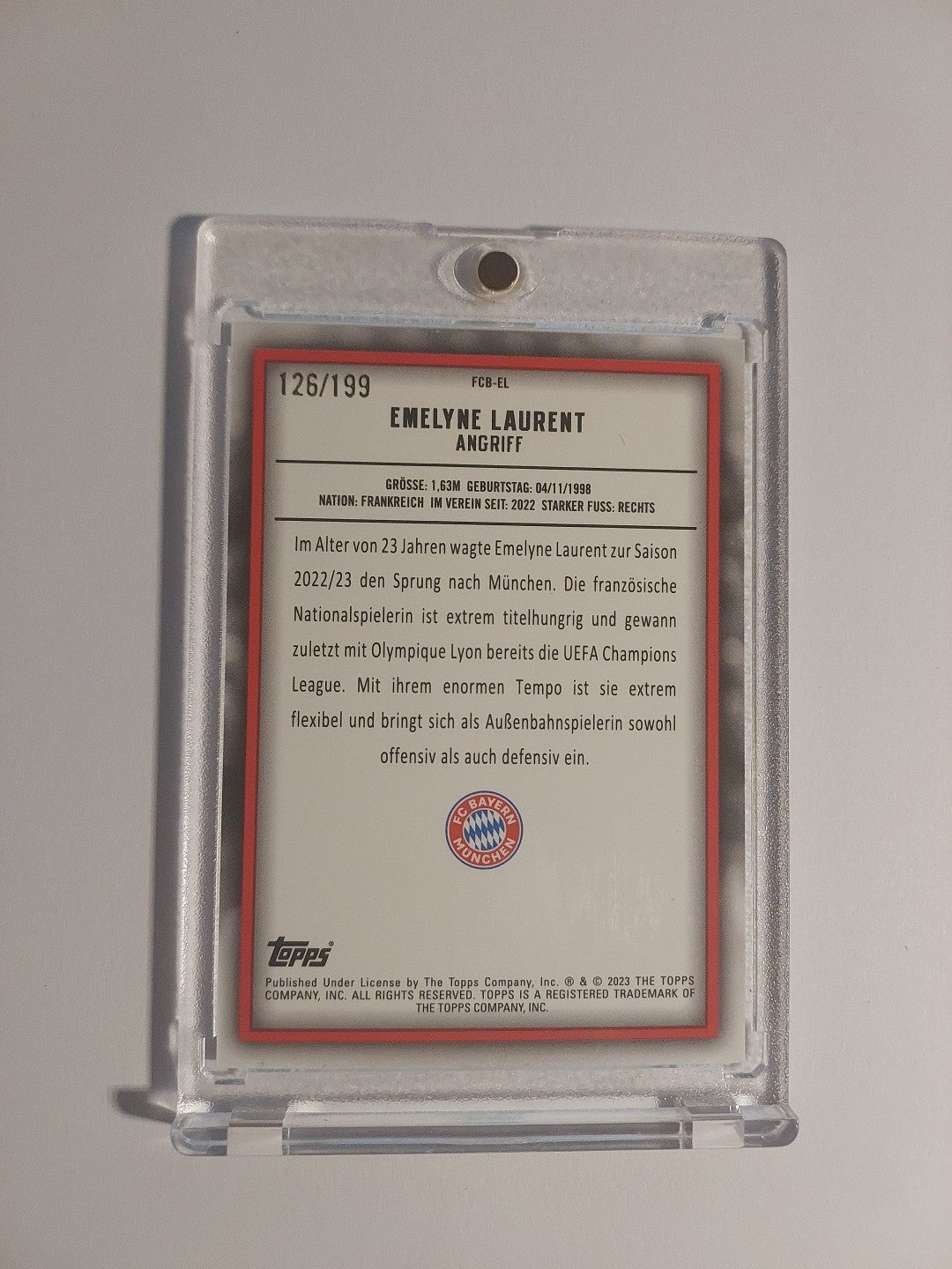Topps Bayern Set 2022-23 Emelyne Laurent Nummeriert 126/199 Parallel Refractor – Bild 2