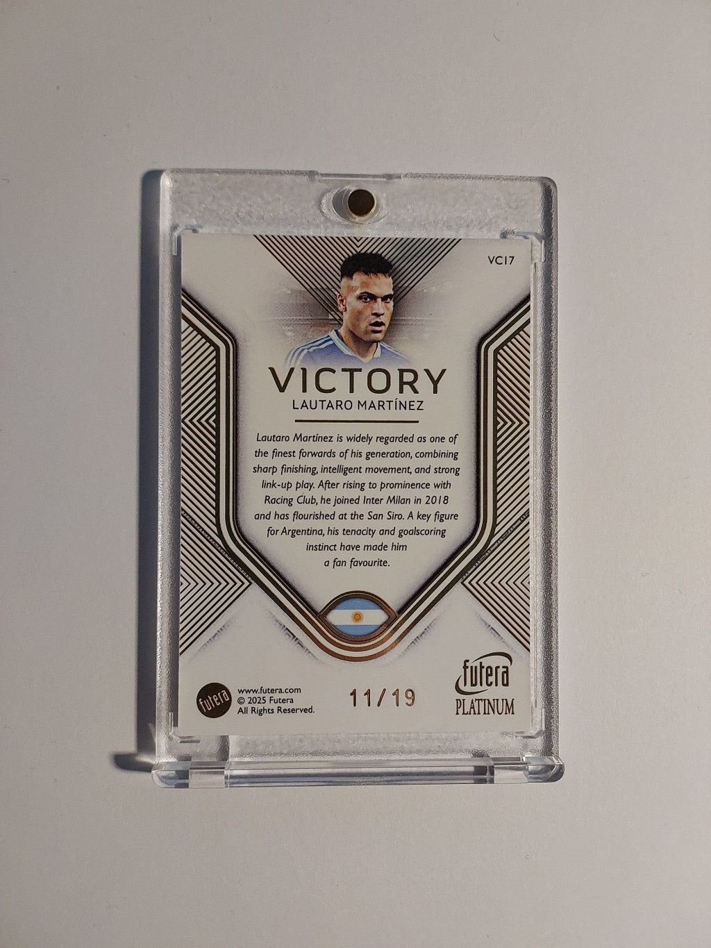 Futera Platinum 2025 Lautaro Martinez Argentinien Inter Mailand Parallel 11/19 – Bild 2