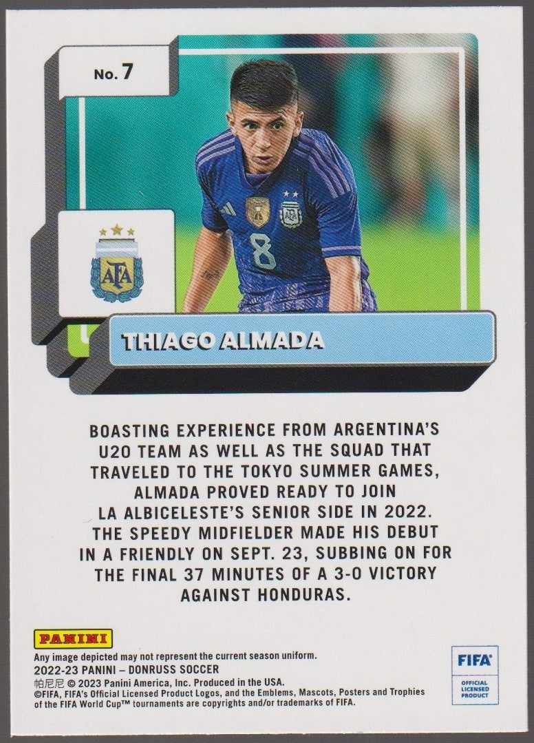 Panini 2022-23 Thiago Almada Argentina Parallel Ultra Rare Rookie Refractor – Bild 2