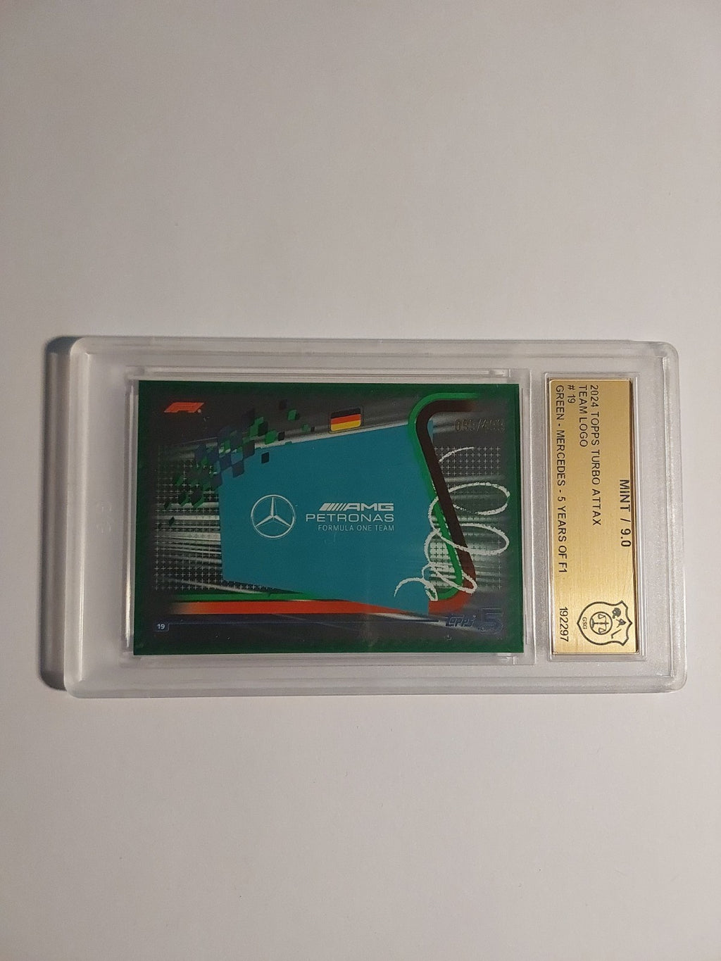 Topps Turbo 2024 AMG Petronas Formel 1 Team GSG 9 = PSA Green Parallel 99/499 – Bild 2