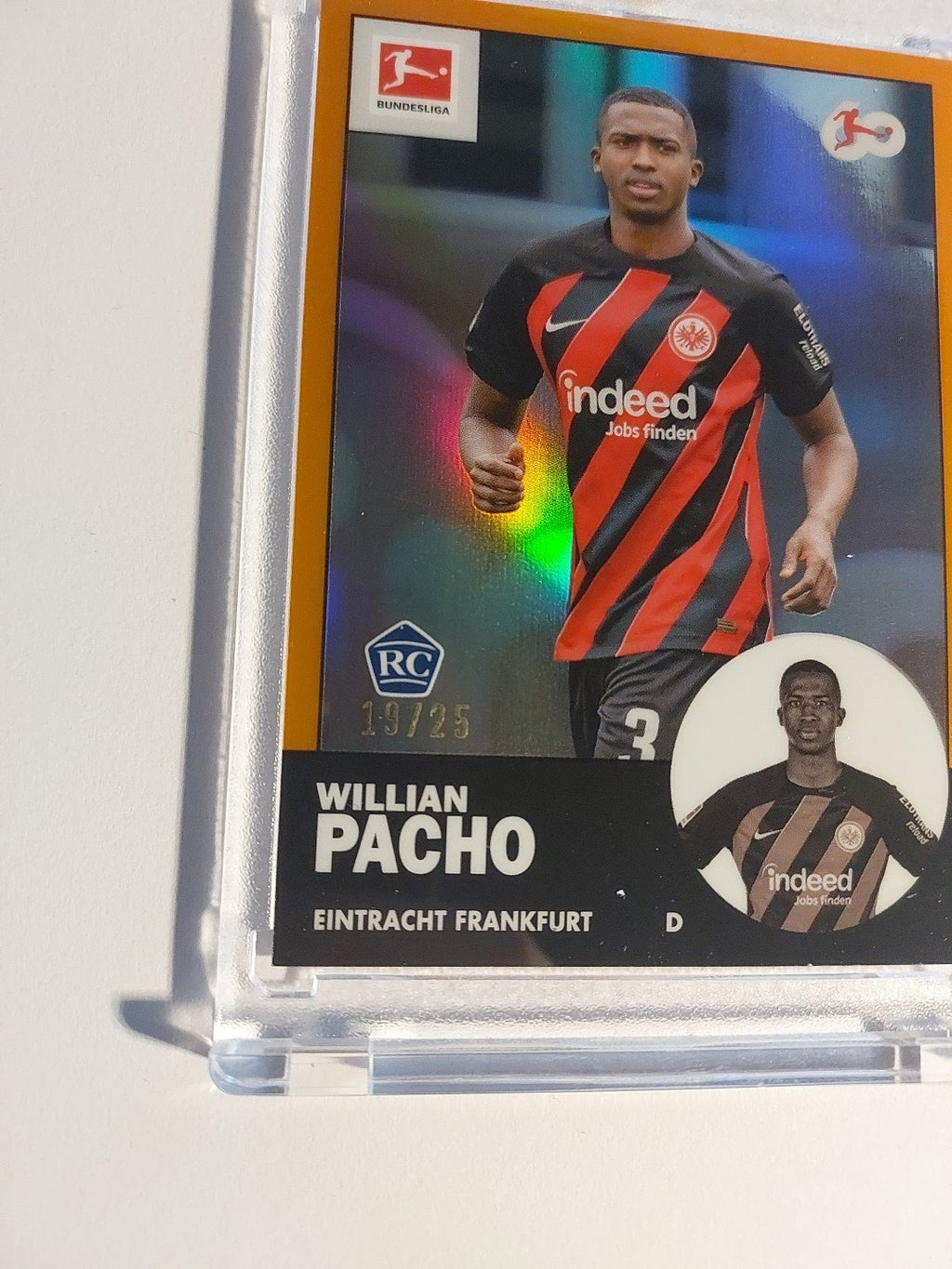 Topps Bundesliga 2023-24 Willian Pacho Eintracht Frankfurt Parallel 19/25 Rookie – Bild 2
