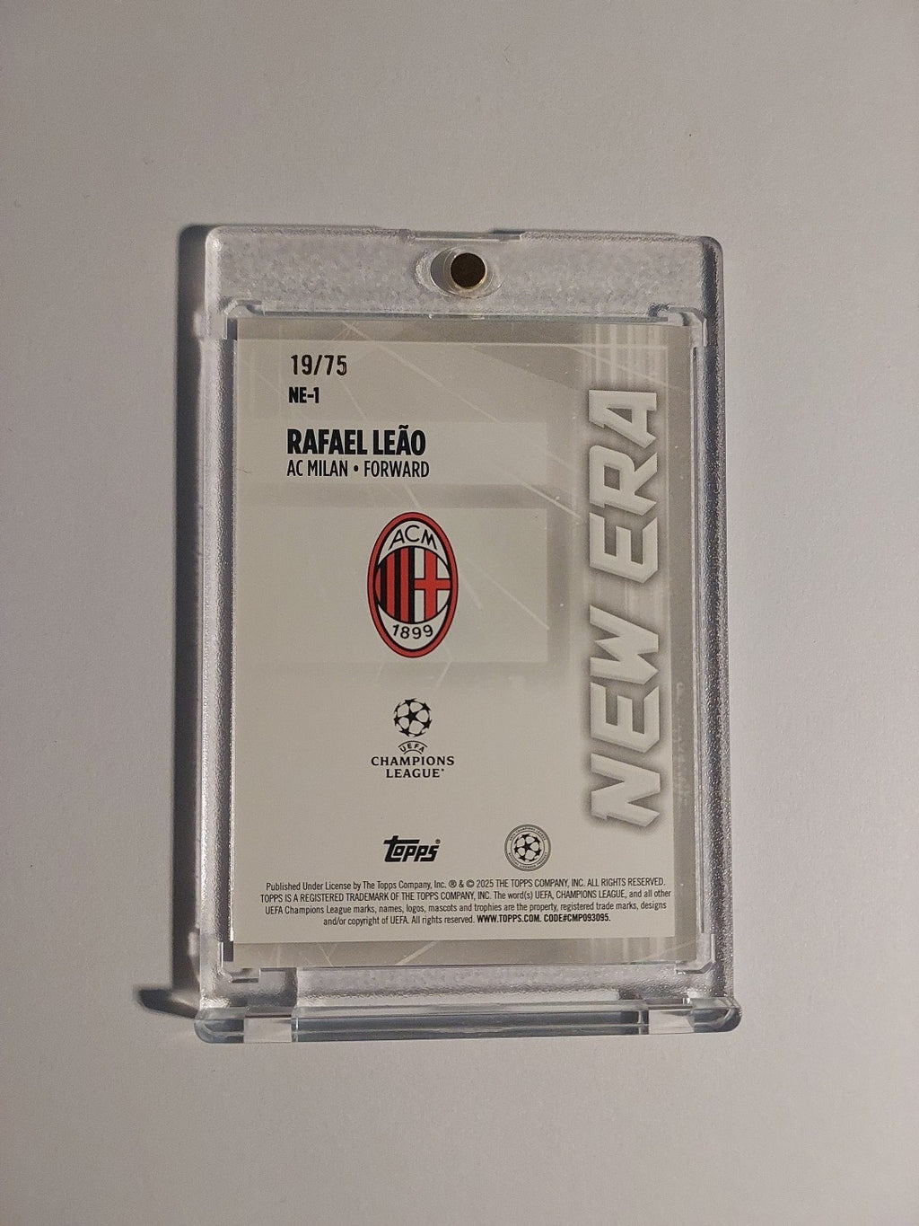 Topps UCC Flagship 2024-25 Rafael Leao AC Mailand Parallel 19/75 Refractor Rare – Bild 2