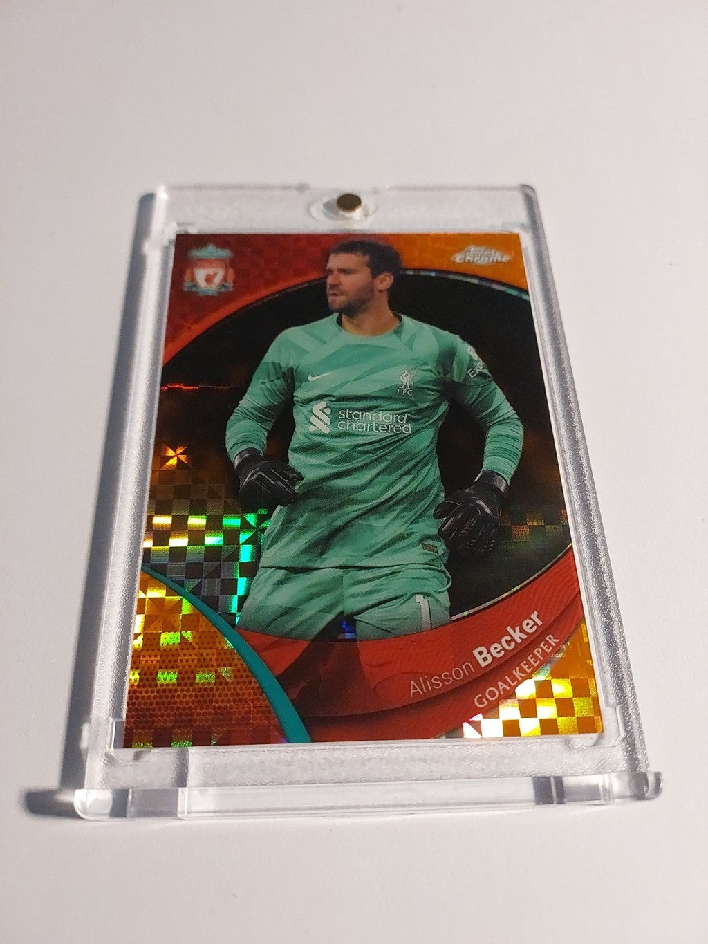 Topps Liverpool Chrome 2023-24 Alisson Becker Parallel 5/25 Refractor Ultra Rare – Bild 2