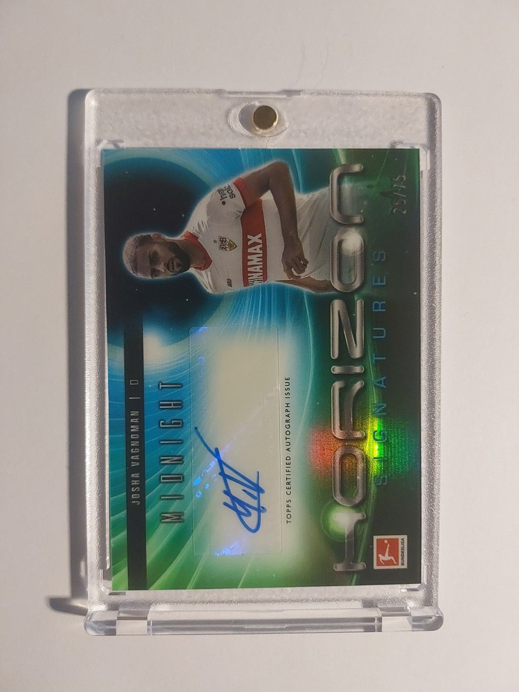 Topps Midnight Bundesliga 2024-25 Josha Vagnoman Auto Stuttgart Parallel 25/75 – Bild 2