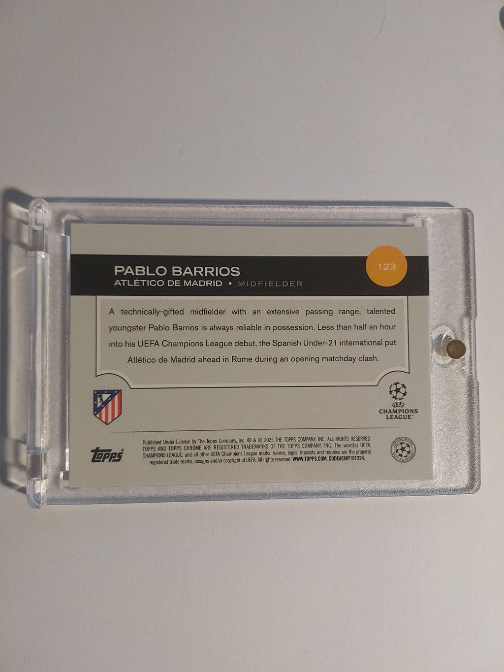 Topps UCC Flagship 2024-25 Pablo Barrios Atletico Madrid Nummeriert 188/199 – Bild 2