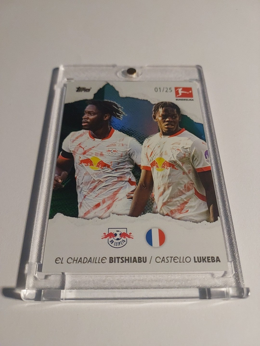 Topps International Stars 2024-25 Bitshiabu & Lukeba Dual Parallel 1/25 Leipzig – Bild 2