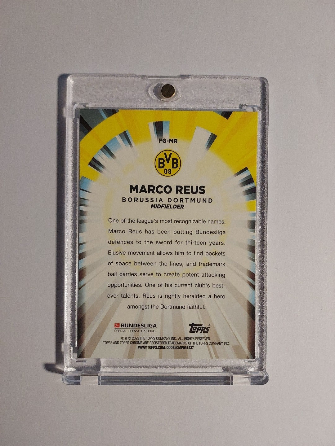 Topps Bundesliga 2022-23 Marco Reus Dortmund Flash Of Genius Parallel Refractor – Bild 2