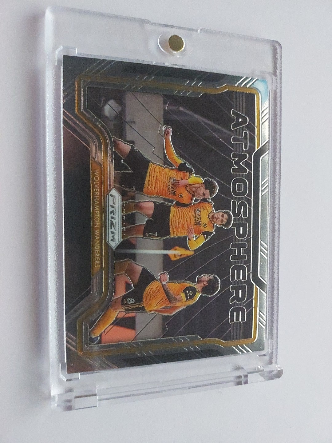 Panini Gold Prizm 2020-21 Wolverhampton Wanderers Atmosphere Parallel Team Card – Bild 2