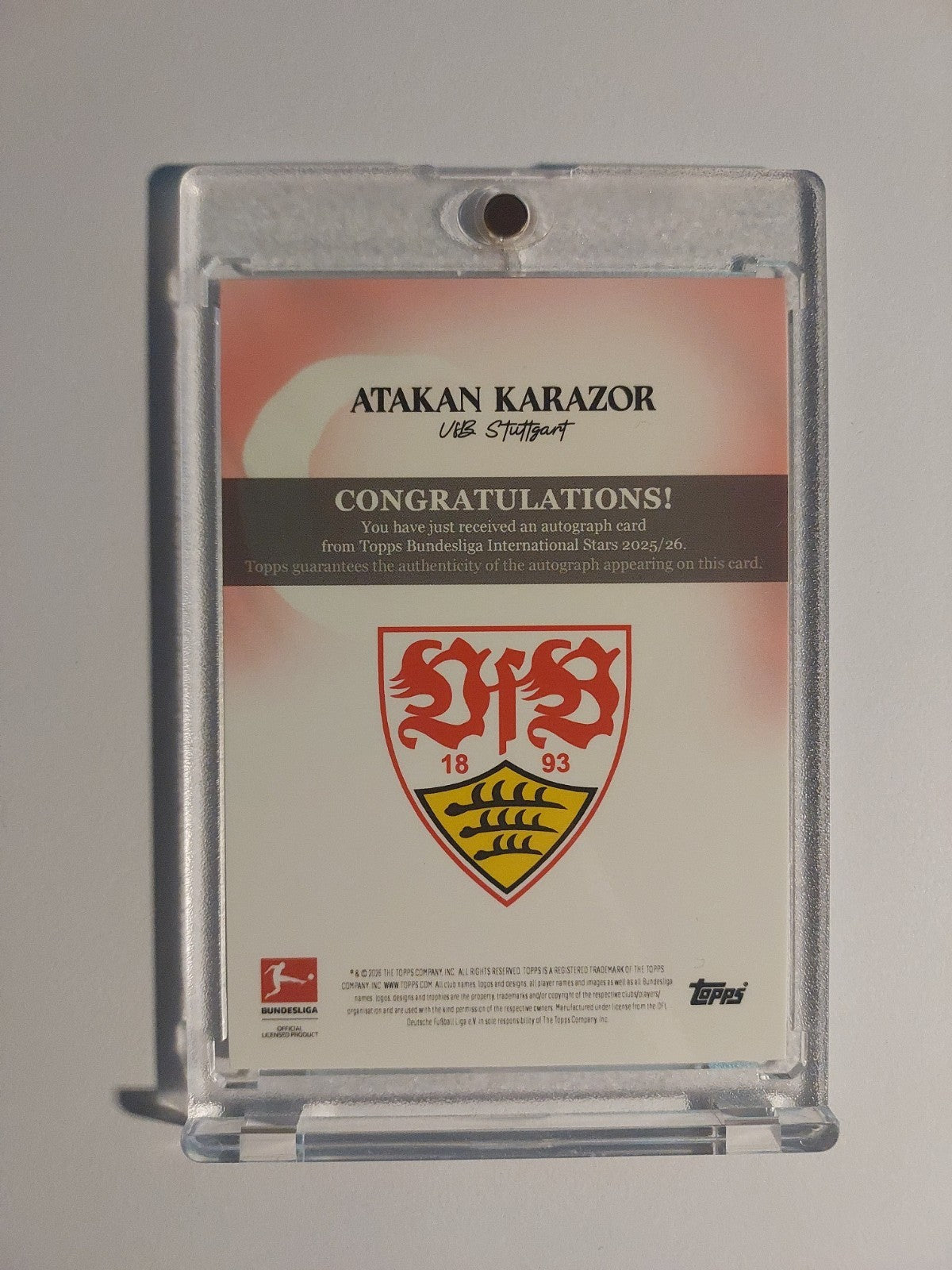 Topps BL International Stars 2025-26 Atakan Karazor Auto Stuttgart Parallel 5/50 – Bild 2