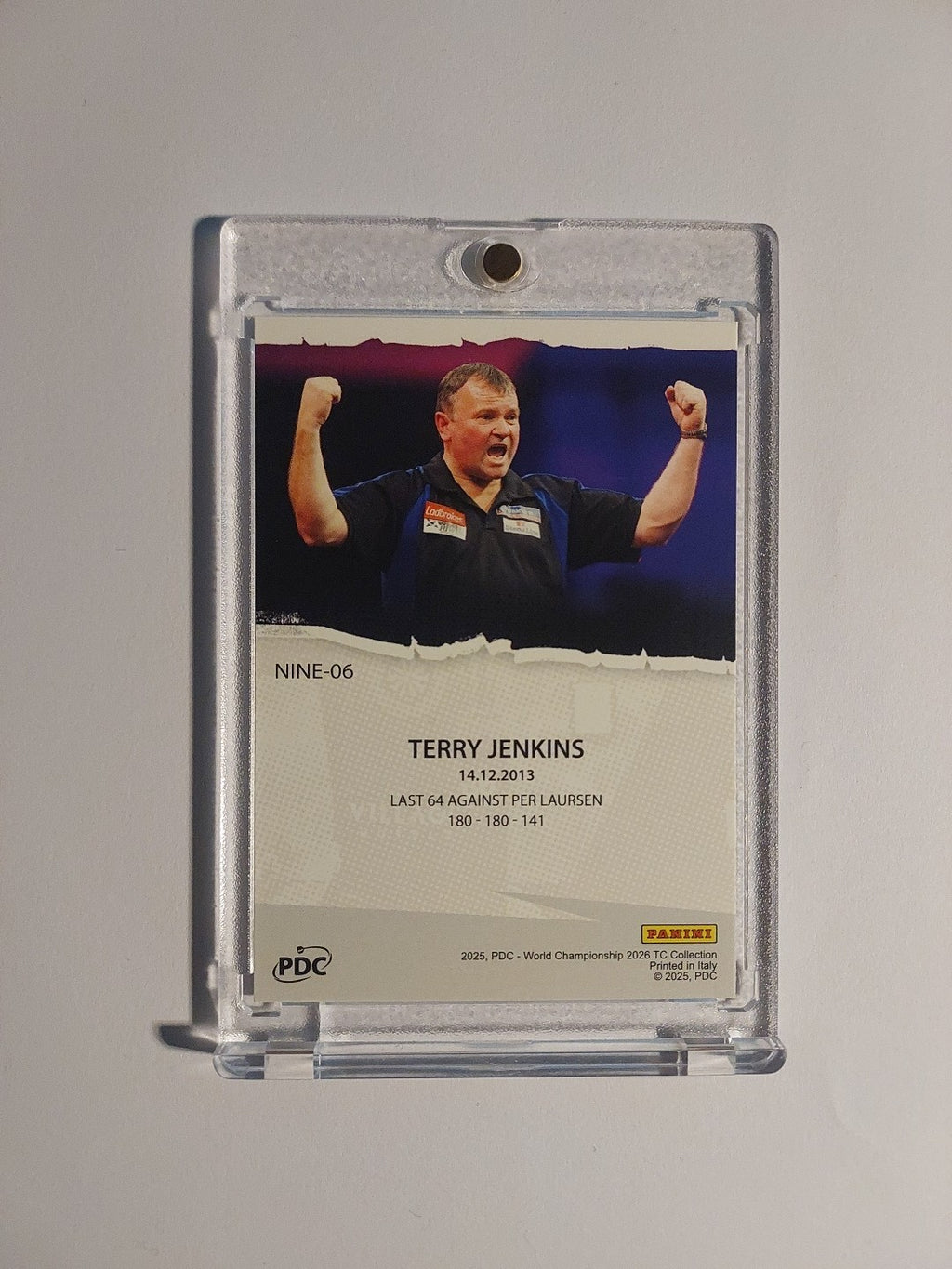Panini PDC World Championship 2026 Terry Jenkins 9 Dart Club Parallel Refractor – Bild 3