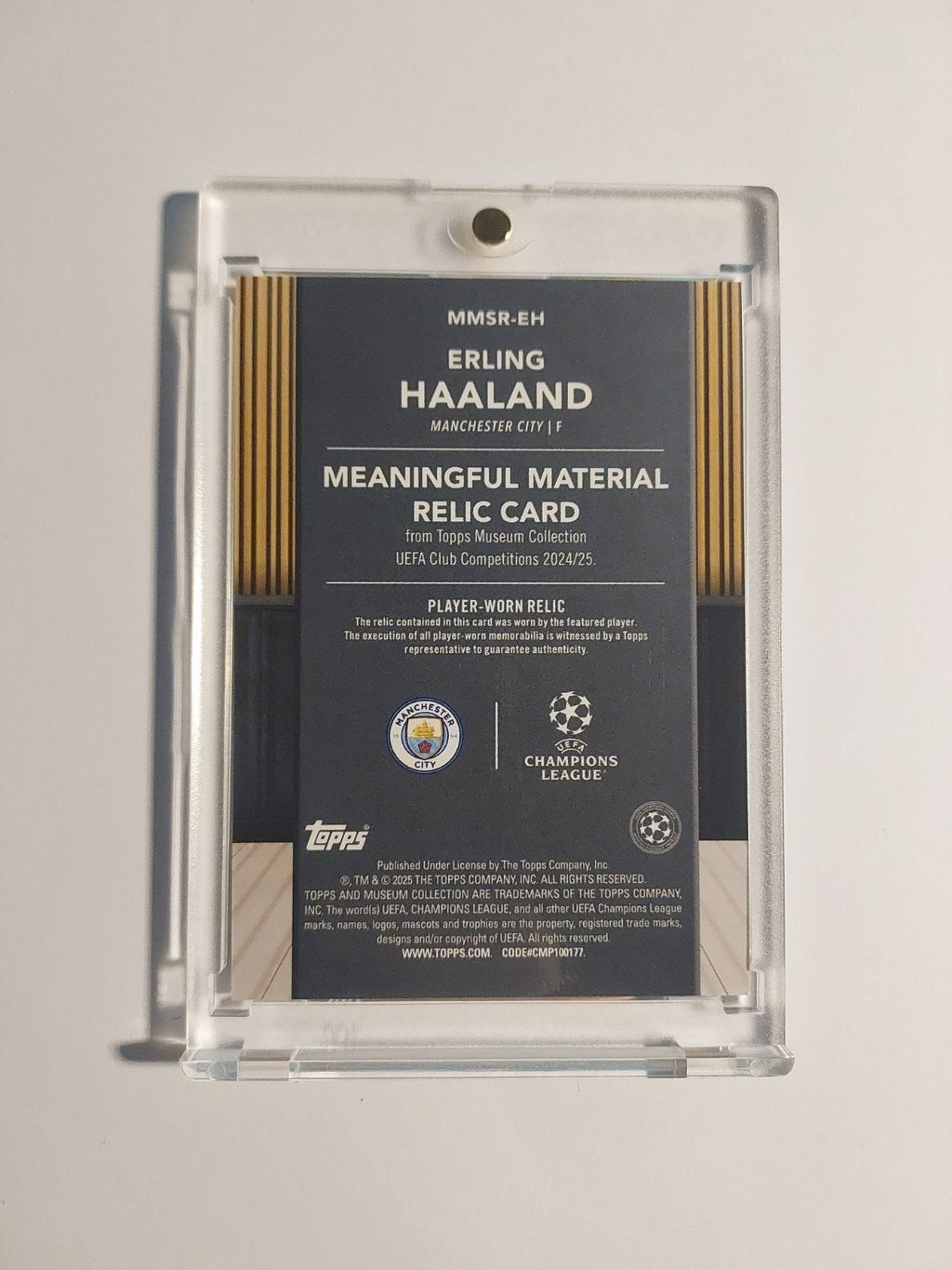 Topps Museum 2025-26 Erling Haaland Patch Relic Manchester City Parallel 48/75 – Bild 3