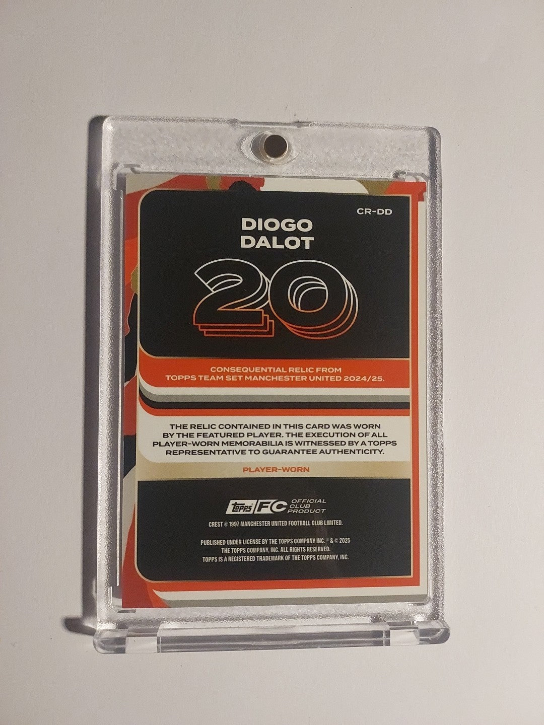 Topps Manchester United Team Set 2024-25 Diogo Dalot Patch Parallel 42/250 Rare – Bild 3