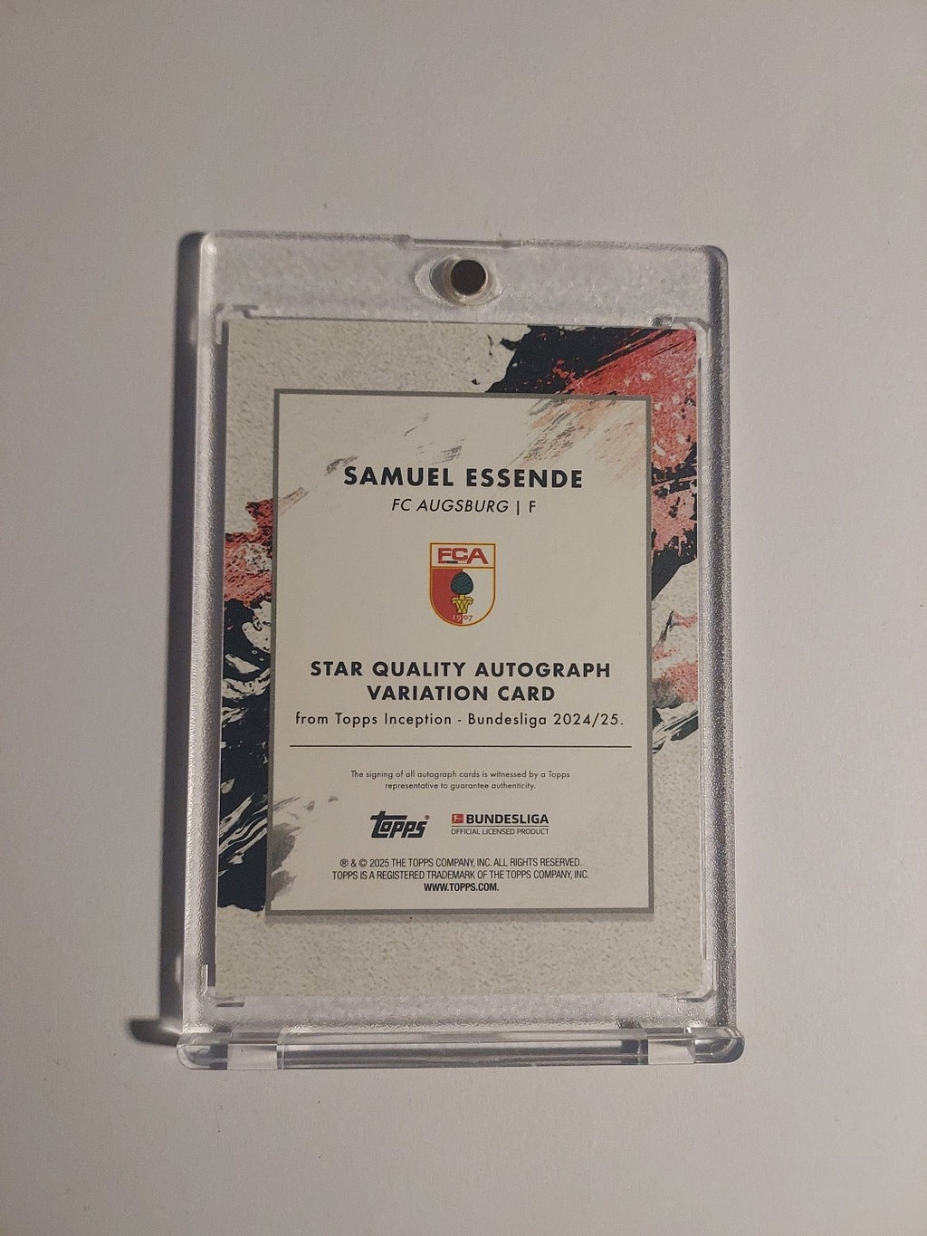 Topps Inception Bundesliga 2024-25 Samuel Essende Augsburg Auto Parallel 24/25 – Bild 3