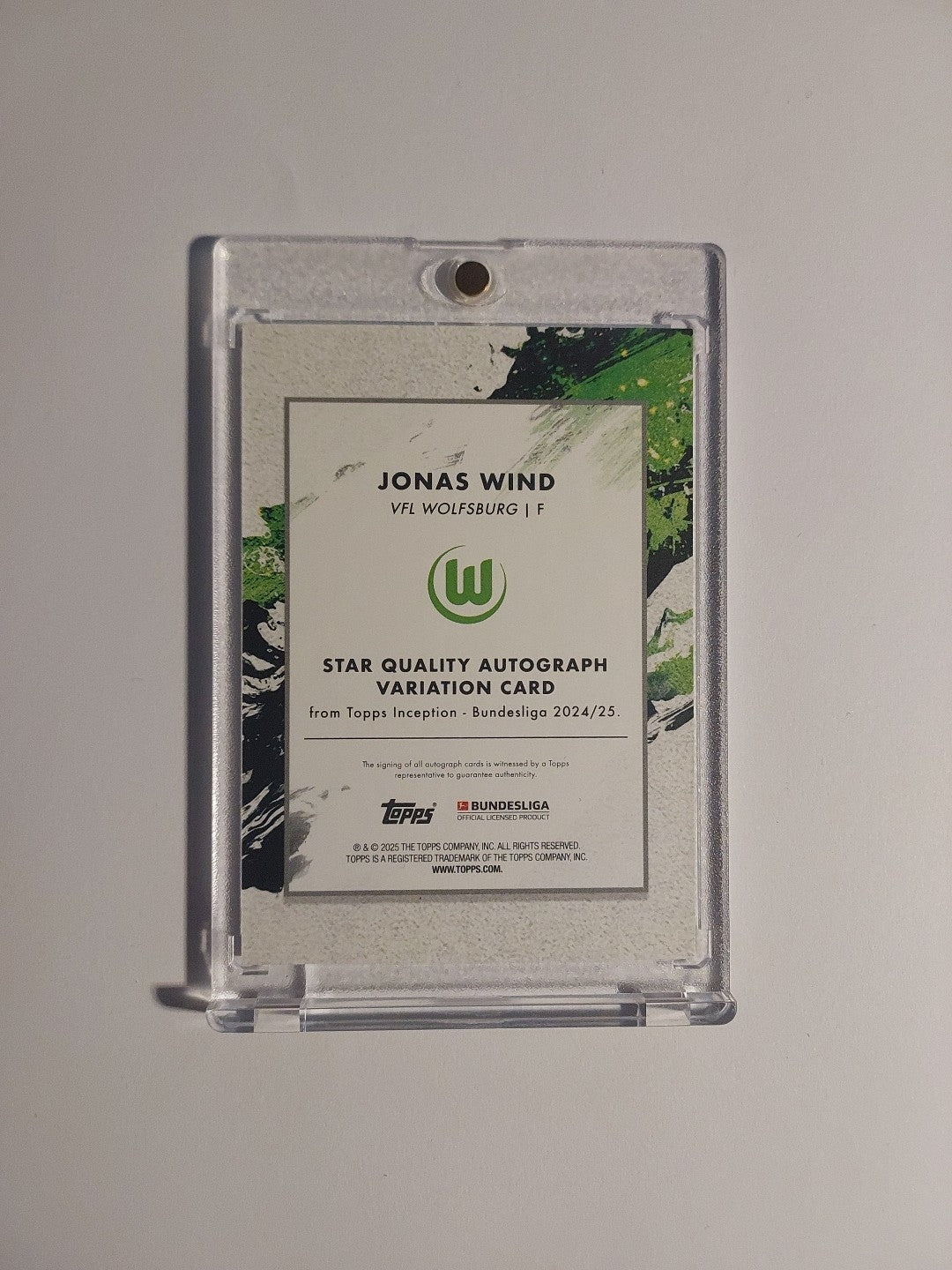 Topps Inception Bundesliga 2024-25 Jonas Wind Auto Wolfsburg Parallel 20/49 Rare – Bild 3